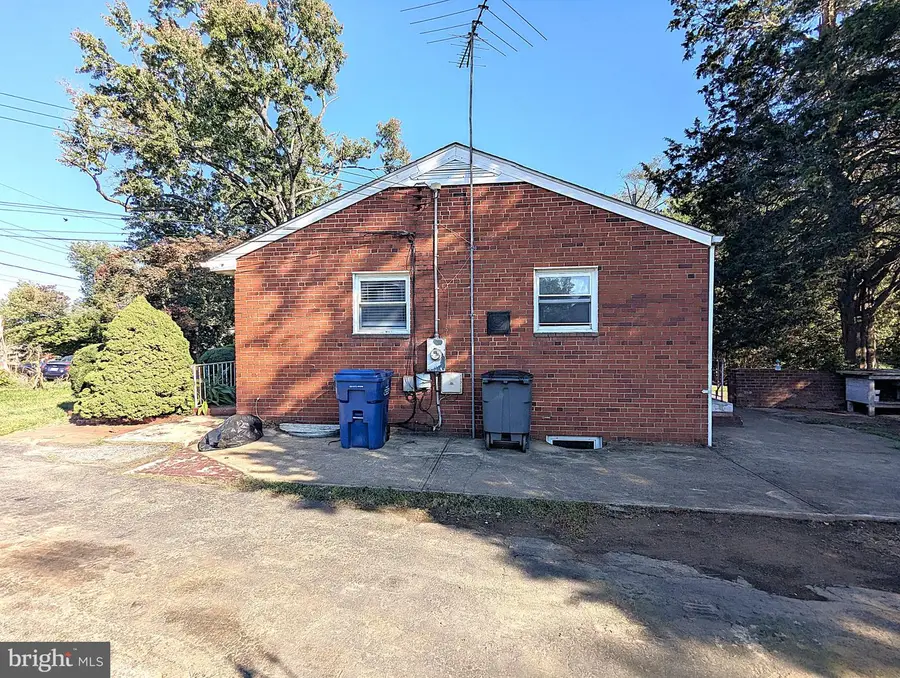 3215 Apex Cir, Falls Church, VA 22044 - #3