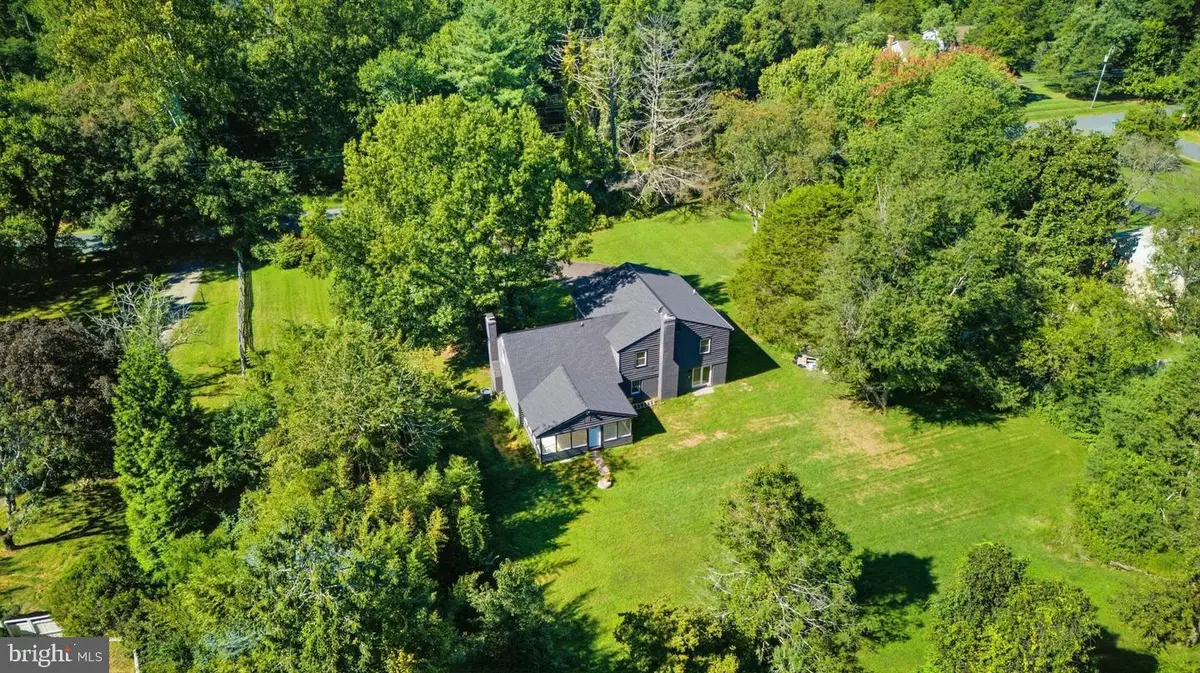 717 Kentland Dr, Great Falls, VA 22066 - #1