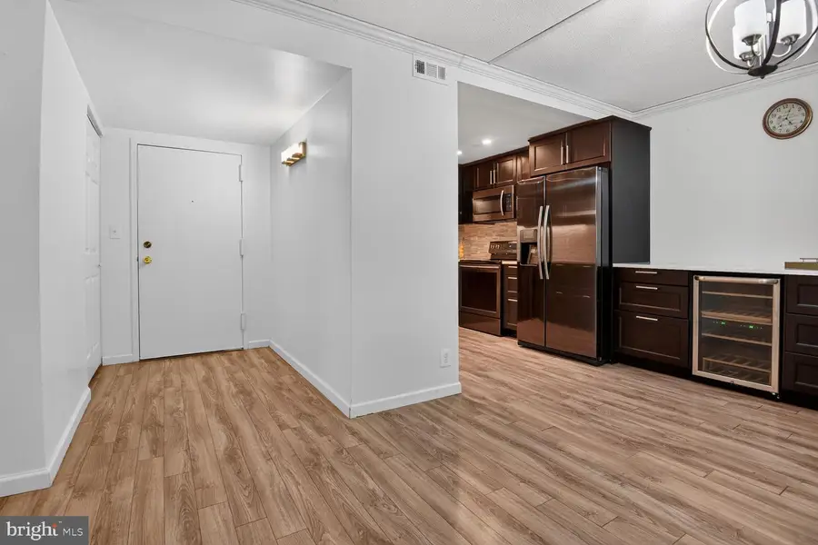 7721 Tremayne Pl #202, McLean, VA 22102 - #2