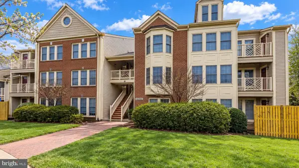 12003 Ridge Knoll Dr #10, FAIRFAX, VA 22033