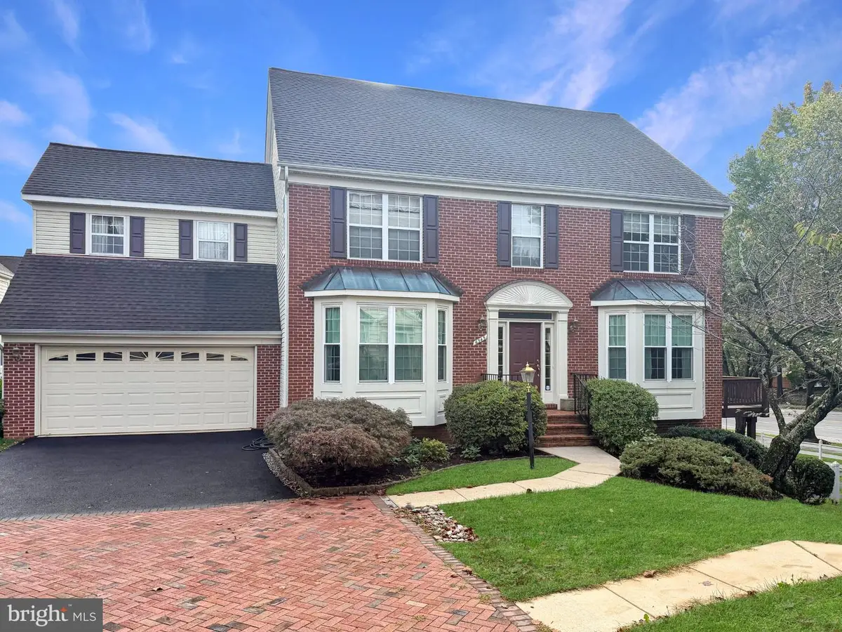 6345 Alderman Dr, Alexandria, VA 22315 - #1