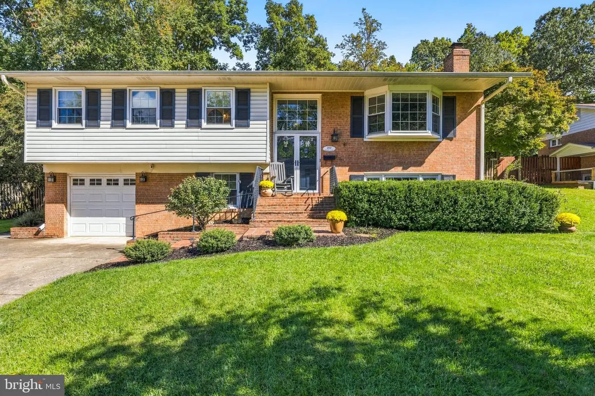 6801 Bellamy Ave, Springfield, VA 22152 - #1