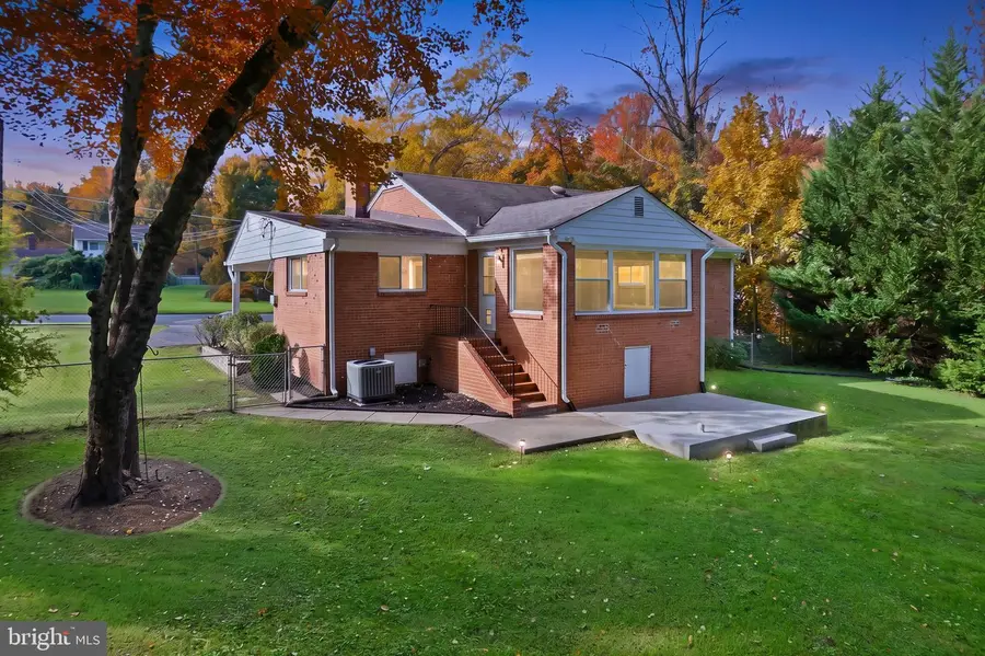 6620 Kerns Rd, Falls Church, VA 22042 - #3