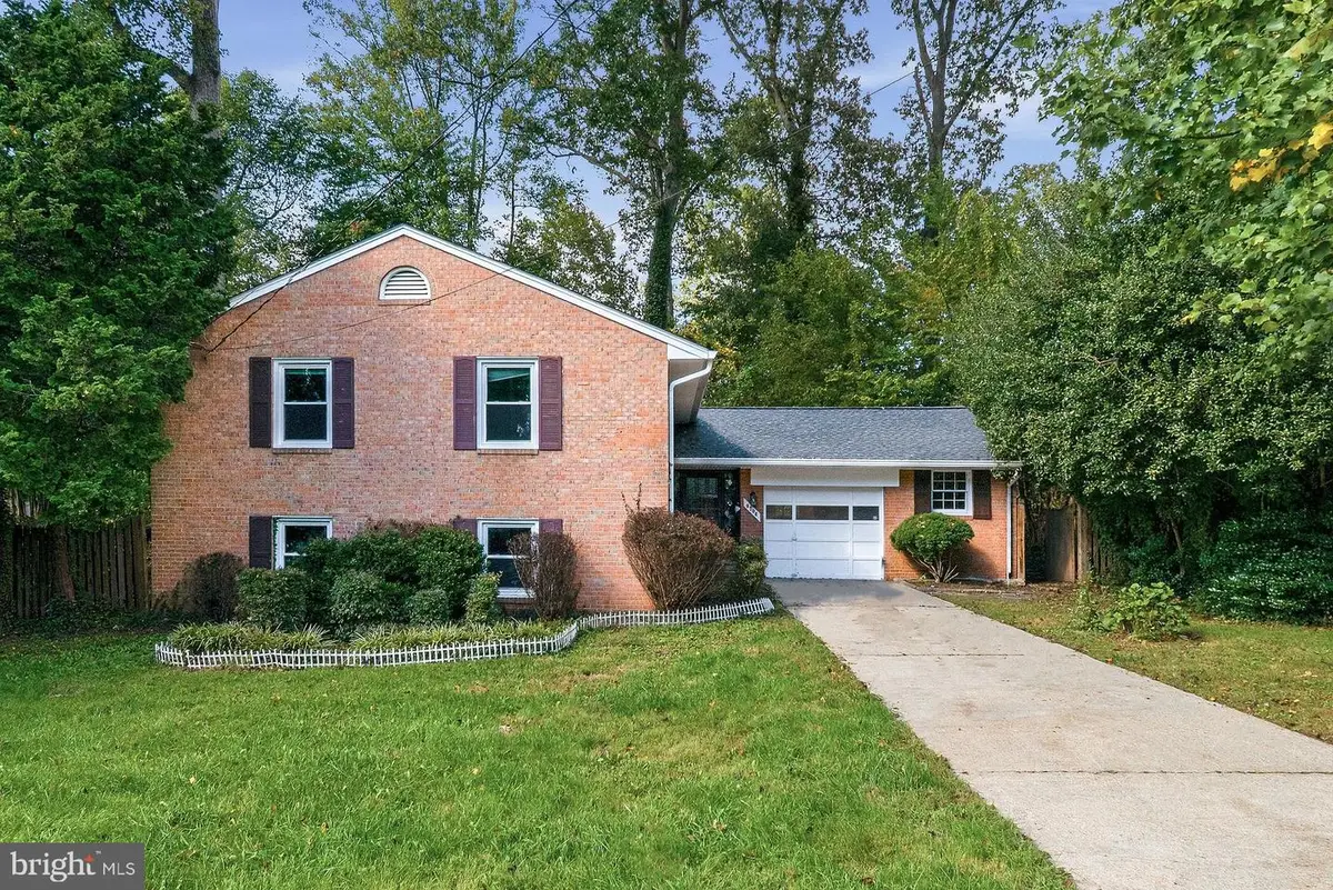 8706 Braeburn Dr, Annandale, VA 22003 - #1