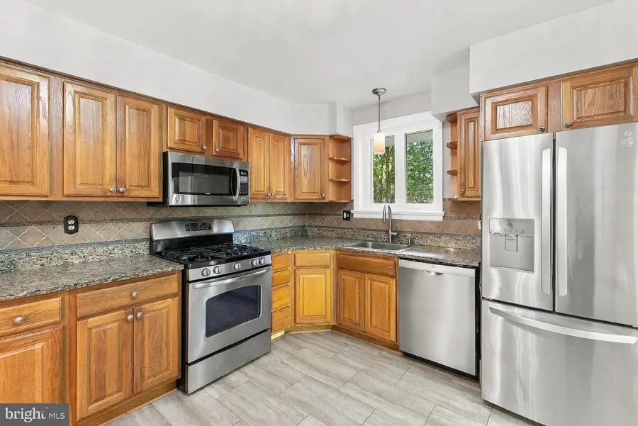 8706 Braeburn Dr, Annandale, VA 22003 - #2