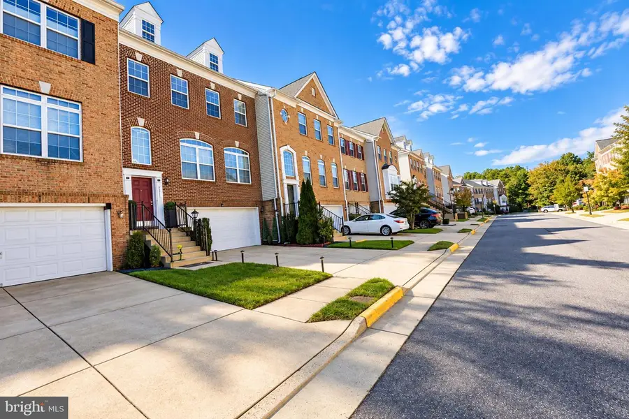 7332 Hampton Pl, Springfield, VA 22150 - #2