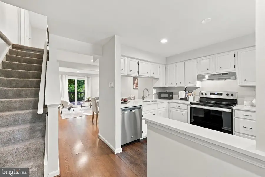 1679 Poplar Grove Dr, Reston, VA 20194 - #3