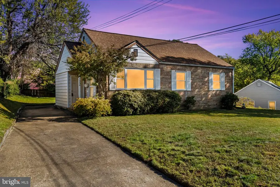 7334 Howard Ct, Falls Church, VA 22043 - #2