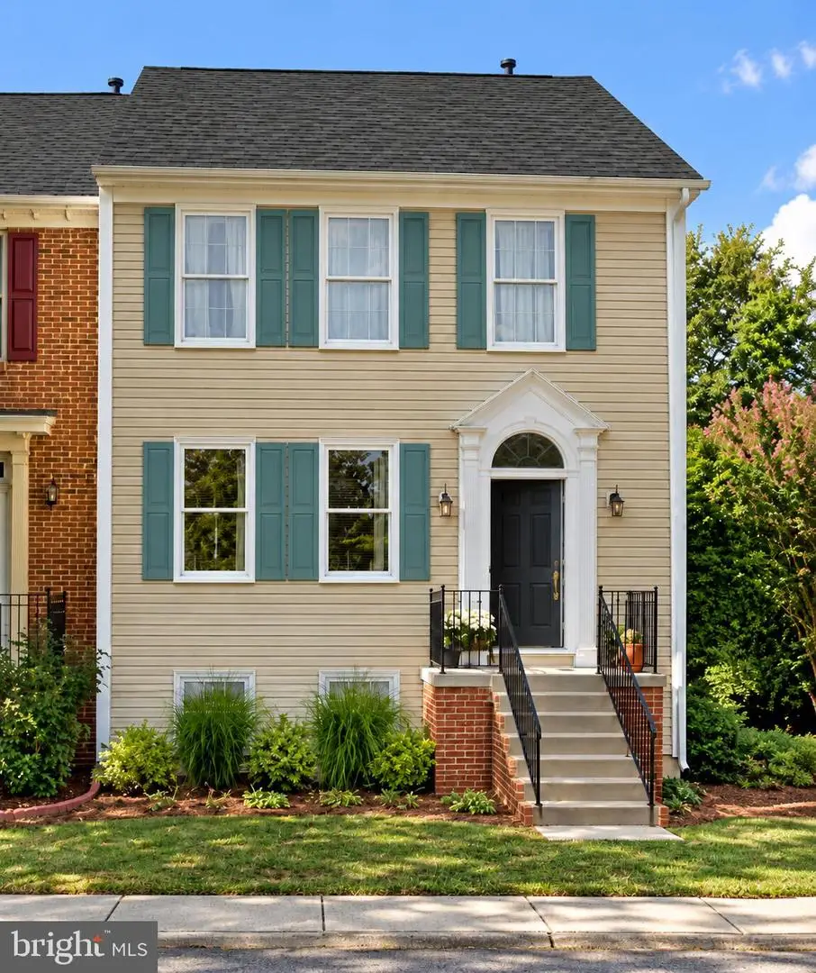 7420 Heatherfield Ln, Alexandria, VA 22315 - #1