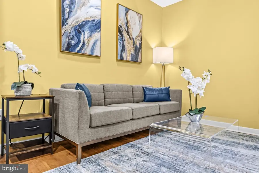 3007 Elmwood Dr, Alexandria, VA 22303 - #3