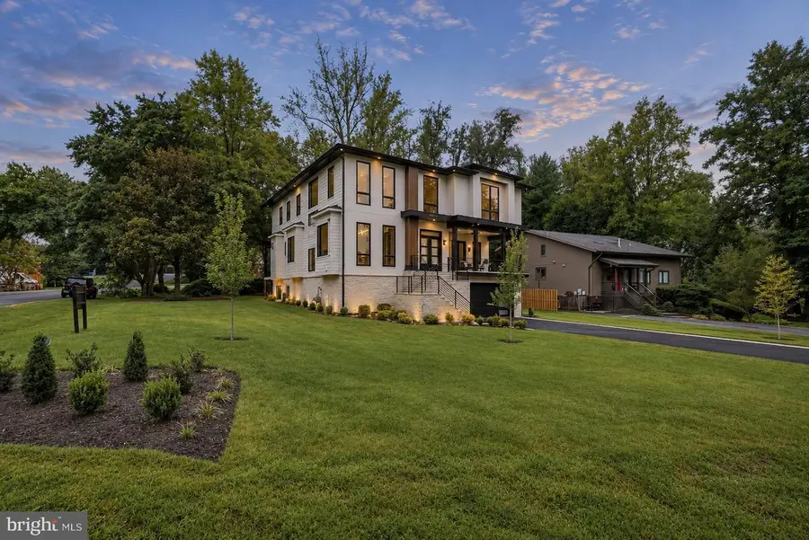 6913 Berkeley St, Falls Church, VA 22043 - #2
