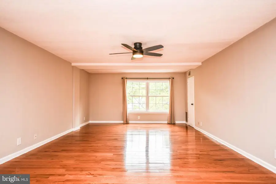7721 Tremayne Pl #301, McLean, VA 22102 - #3