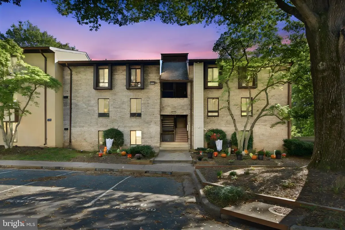 2245 Castle Rock Sq #11c, Reston, VA 20191 - #1