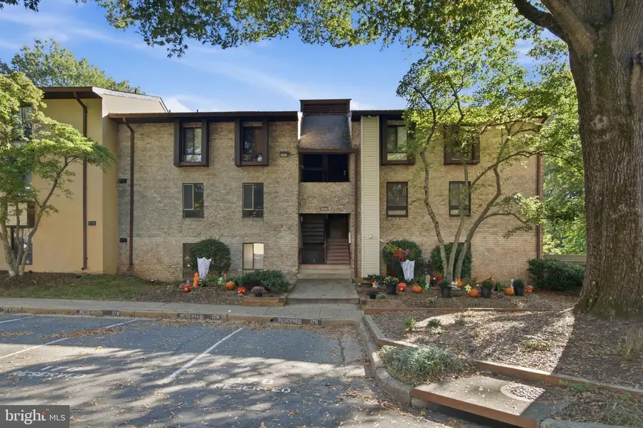 2245 Castle Rock Sq #11c, Reston, VA 20191 - #2