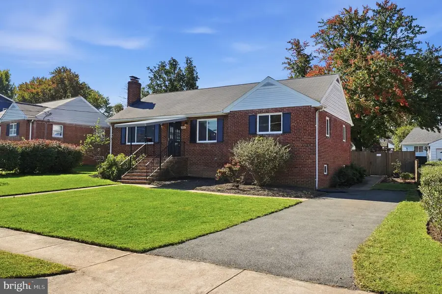 5902 Erving St, Springfield, VA 22150 - #3