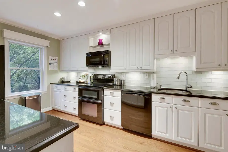 6916 Mclean Park Manor Ct, McLean, VA 22101 - #3