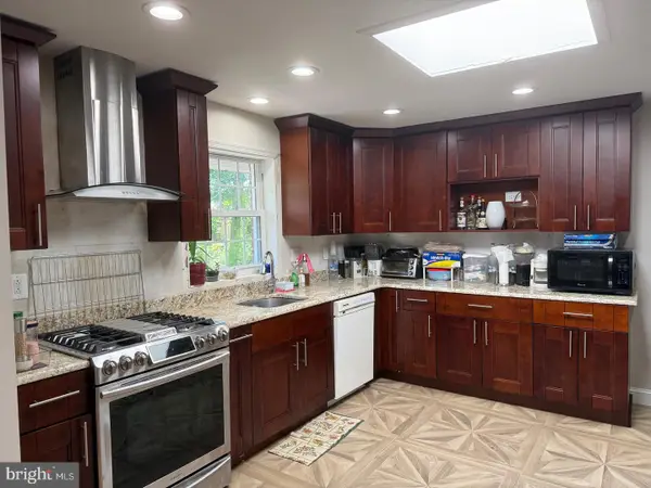1917 Great Falls St, MCLEAN, VA 22101
