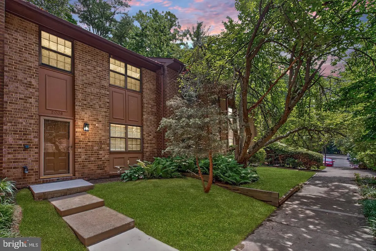 2006 Headlands Cir, Reston, VA 20191 - #1