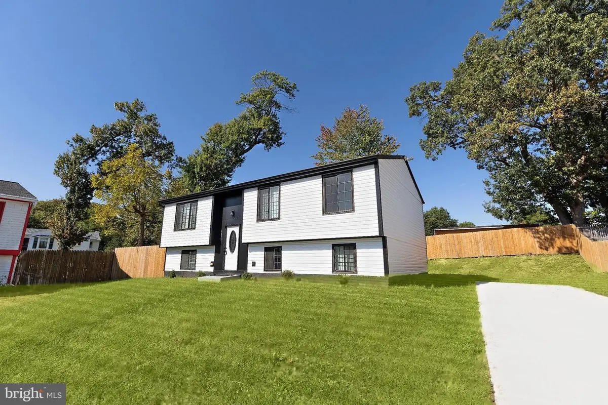 6403 Holyoke Dr, Annandale, VA 22003 - #1