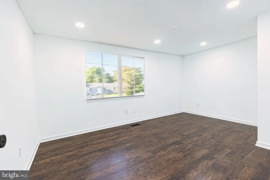 6403 Holyoke Dr, Annandale, VA 22003 - #3