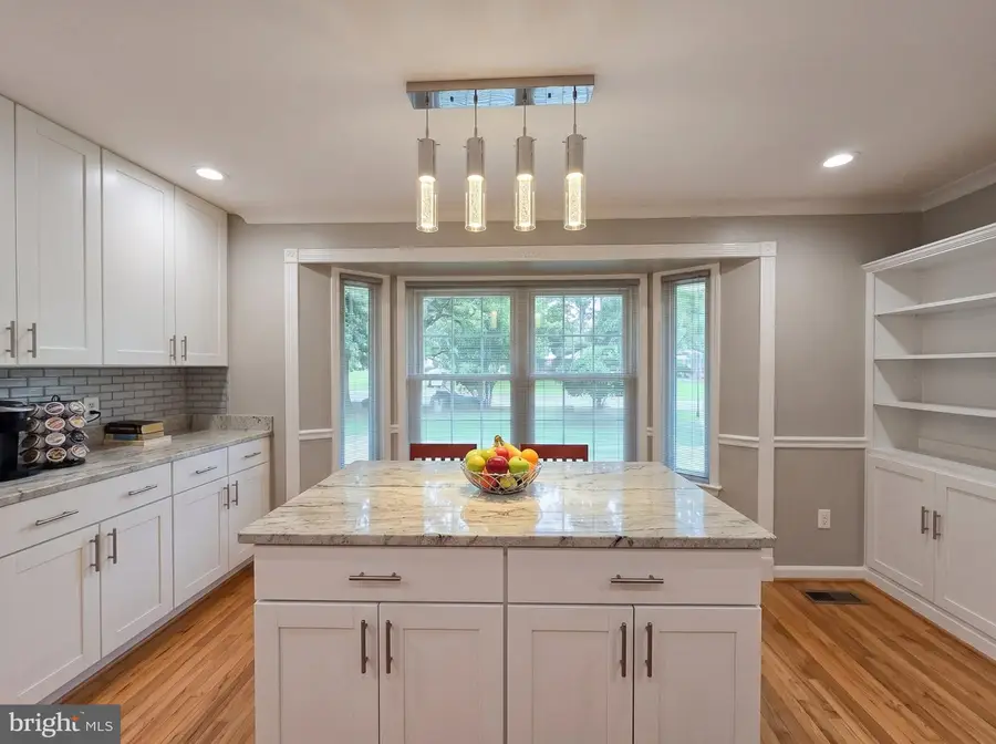 6127 Capella Ave, Burke, VA 22015 - #2
