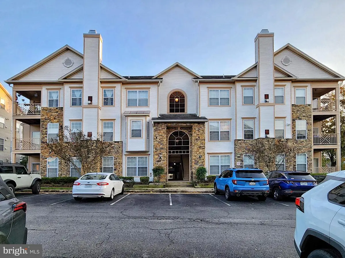 5909 Founders Hill Dr #101, Alexandria, VA 22310 - #1