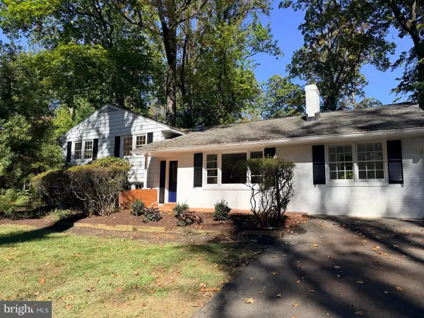 6368 Cavalier Corr, FALLS CHURCH, VA 22044