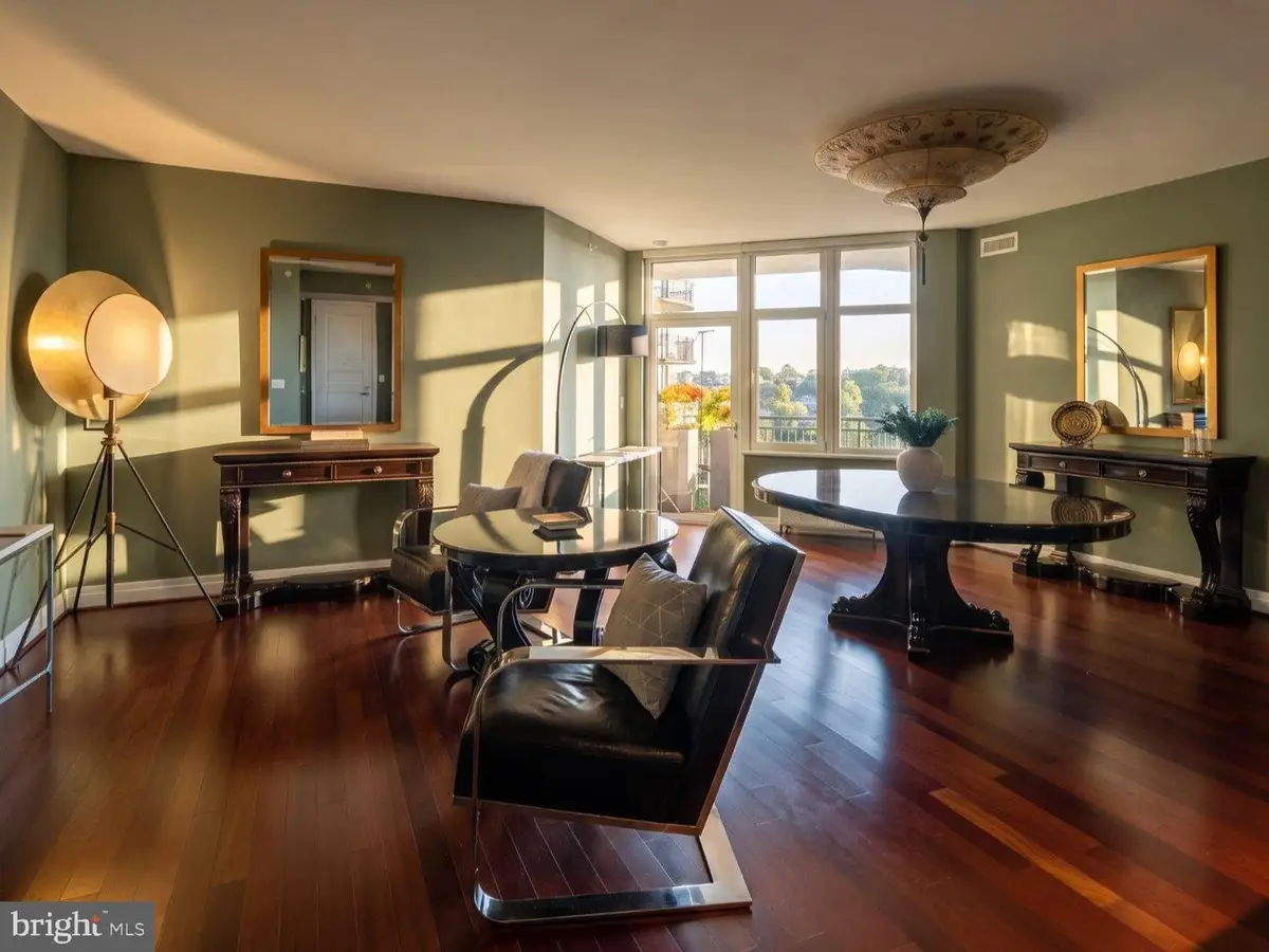 8220 Crestwood Heights Dr #719, McLean, VA 22102 - #1