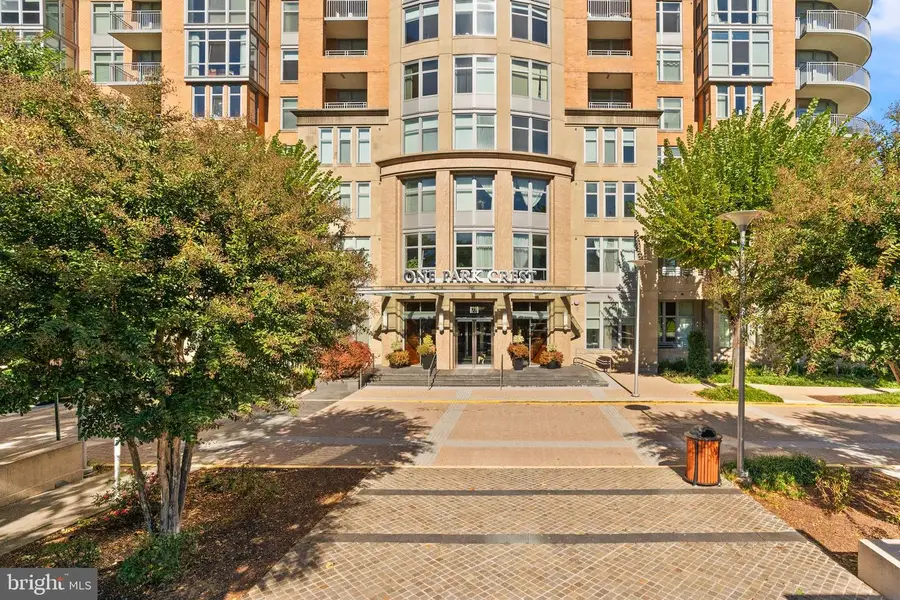 8220 Crestwood Heights Dr #719, McLean, VA 22102 - #2