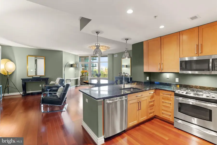 8220 Crestwood Heights Dr #719, McLean, VA 22102 - #3