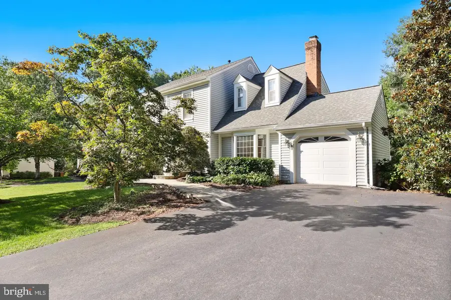 10221 Eagle Landing Ct, Burke, VA 22015 - #2