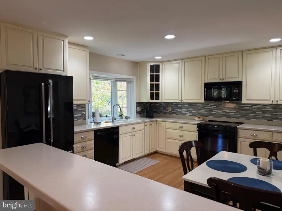 9552 Grand Oaks Ct, Vienna, VA 22181 - #3