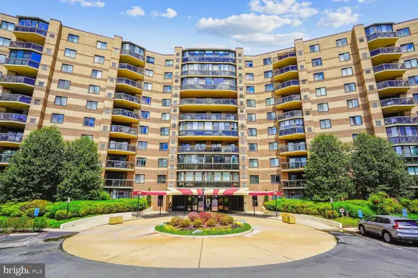 8350 Greensboro Dr #601, MCLEAN, VA 22102