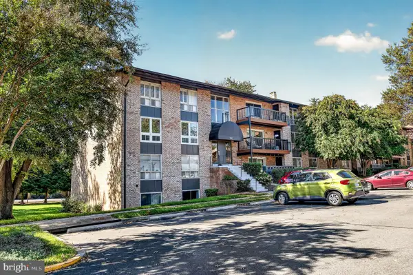 212 Locust St Se #108, VIENNA, VA 22180