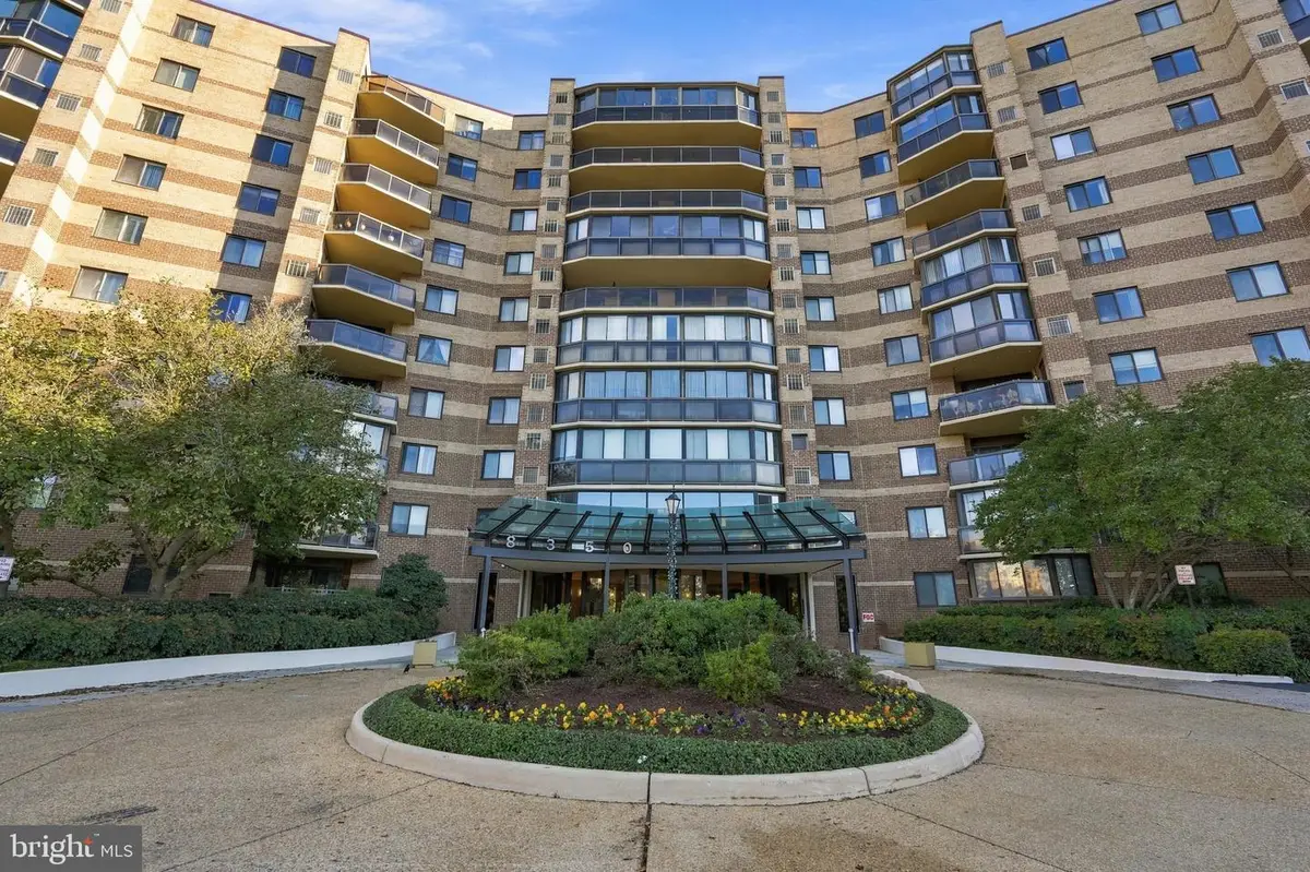 8350 Greensboro Dr #424, McLean, VA 22102 - #1