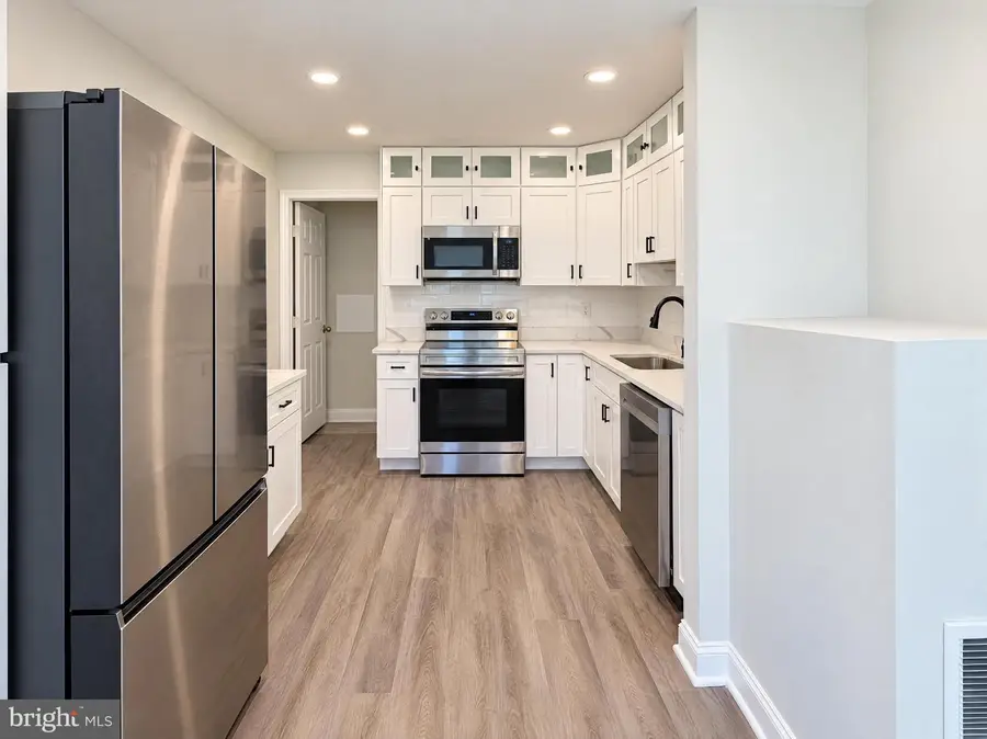 3007 Fairhill Rd, Fairfax, VA 22031 - #2