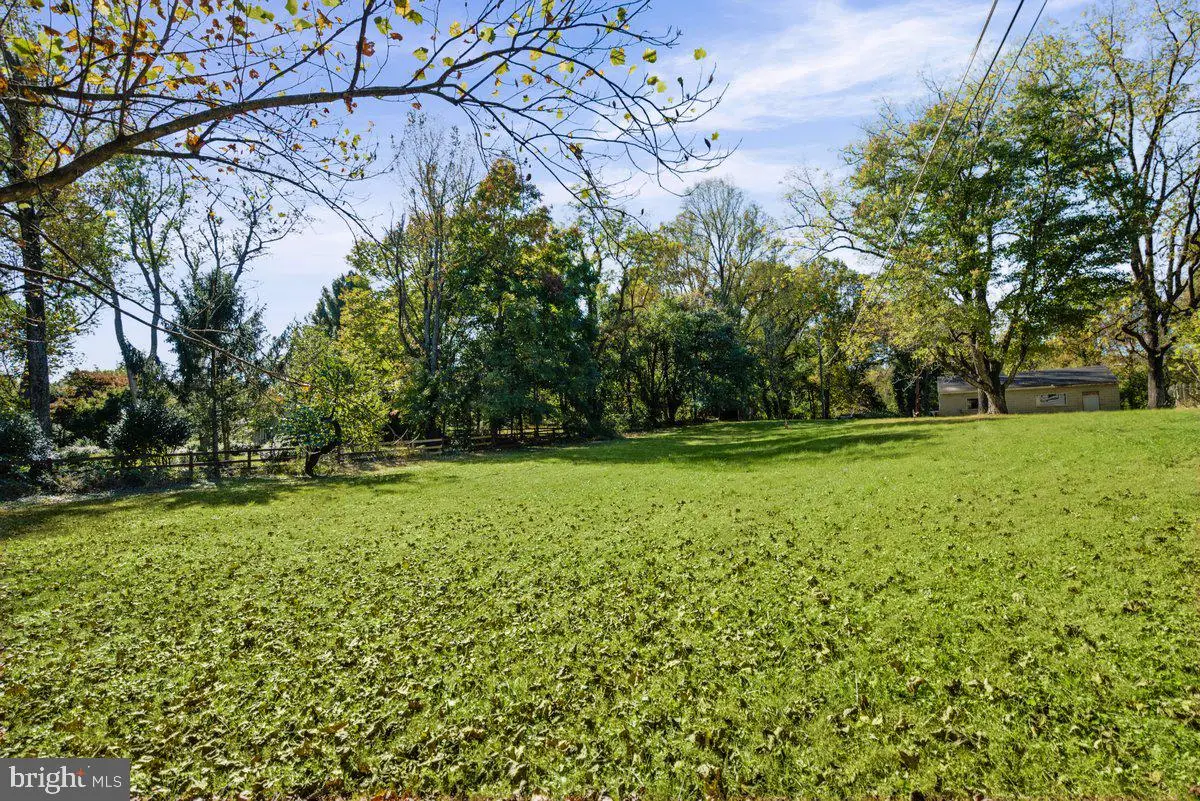 10109 Milstead Rd, Great Falls, VA 22066 - #1