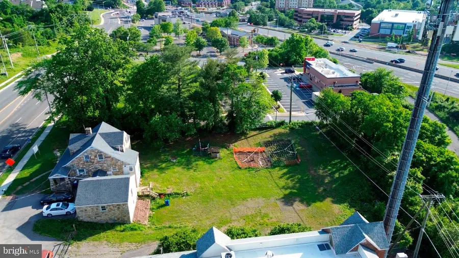 5866 Old Centreville Rd, Centreville, VA 20121 - #2