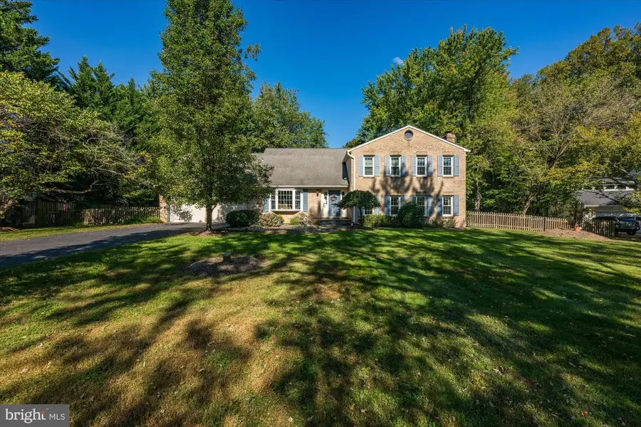 9704 Darlene Ln, Great Falls, VA 22066 - #3