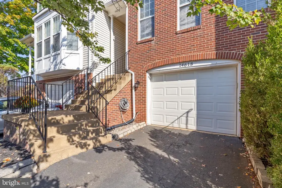 14618 Flower Hill Dr, Centreville, VA 20120 - #2