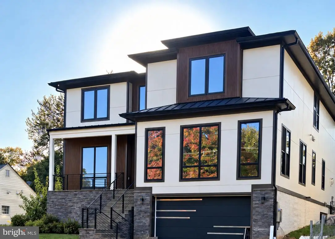 2110 Pimmit Dr, Falls Church, VA 22043 - #1