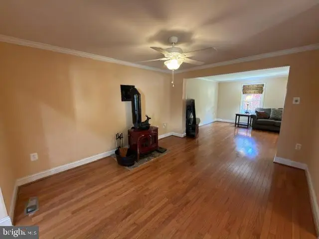 6233 Garretson St, Burke, VA 22015 - #3