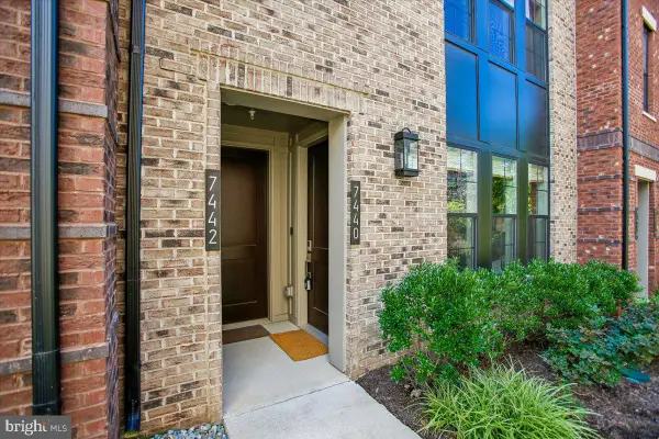 7440 Backett Wood Ter #503, MCLEAN, VA 22102