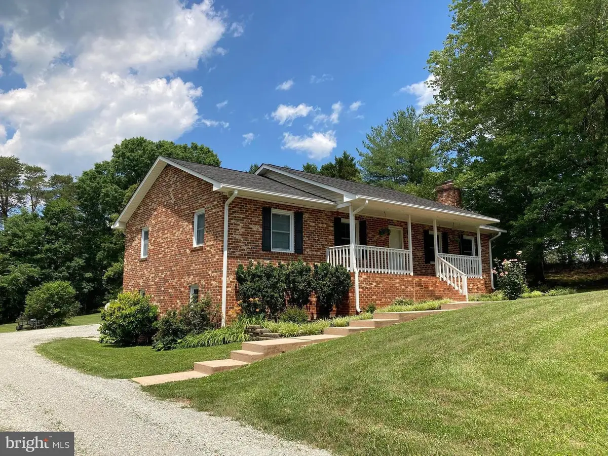 2412 Fairground Rd, Maidens, VA 23102 - #1
