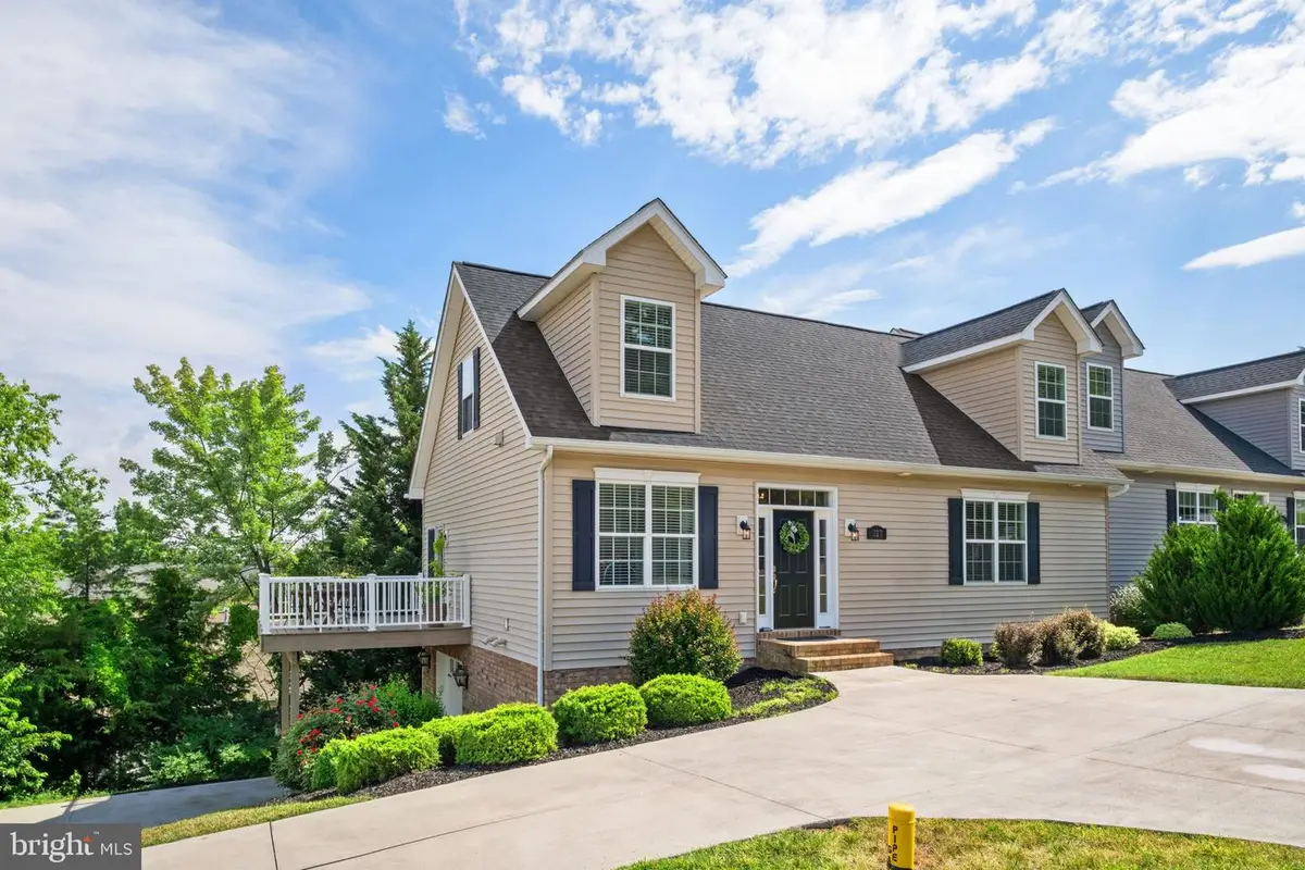 327 Blue Stone Hills Dr, Harrisonburg, VA 22801 - #1
