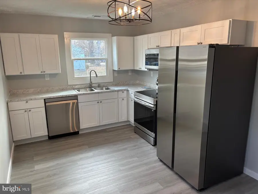 201 Knight Dr, Richmond, VA 23223 - Image #2