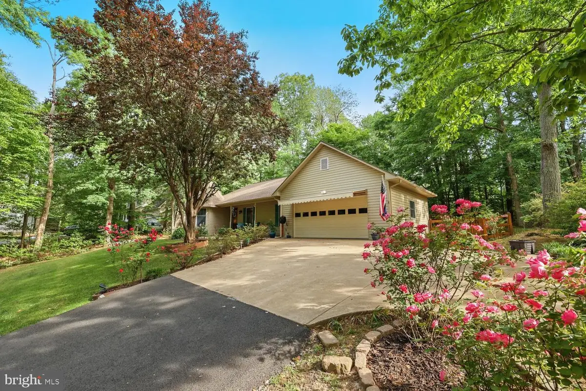 7370 Washington Dr, King George, VA 22485 - #1