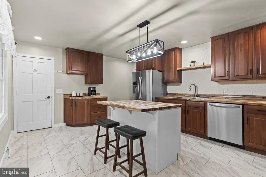 8221 Hickory Dr, King George, VA 22485 - #3