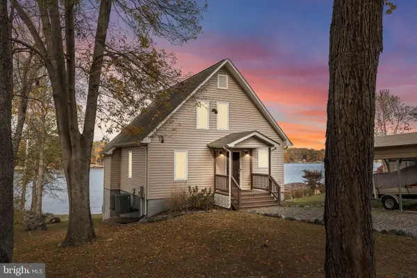 1250 S Lakeshore Dr, LOUISA, VA 23093