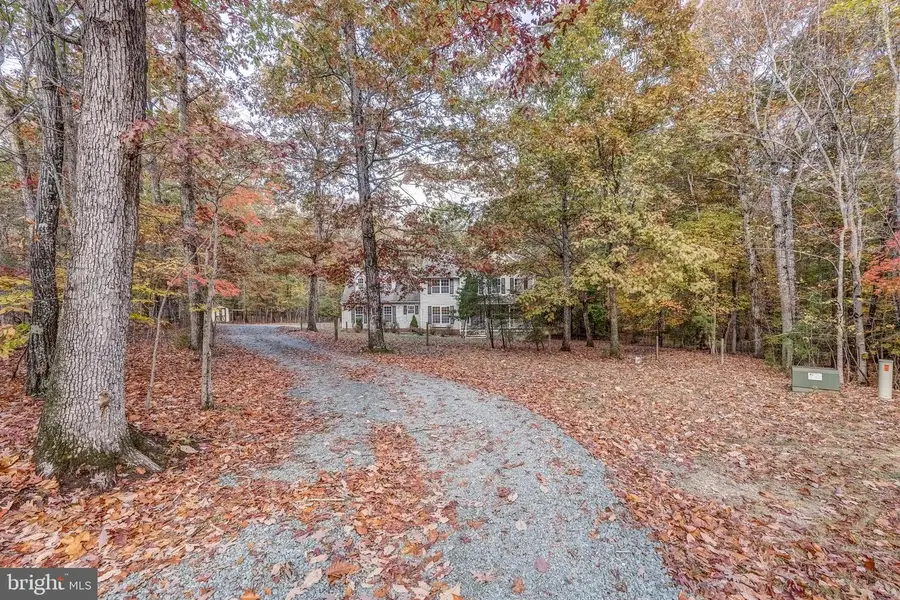 406 Saint Ivy Ave, Troy, VA 22974 - Image #2